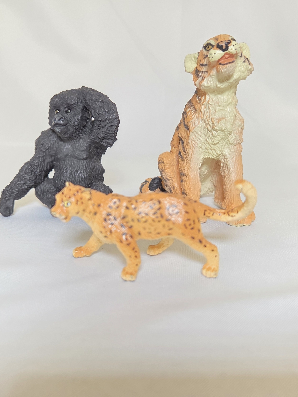 Black Gorilla Safari Ltd. Hard Plastic Figurine Vintage 1990 & Tiger‎ Cub